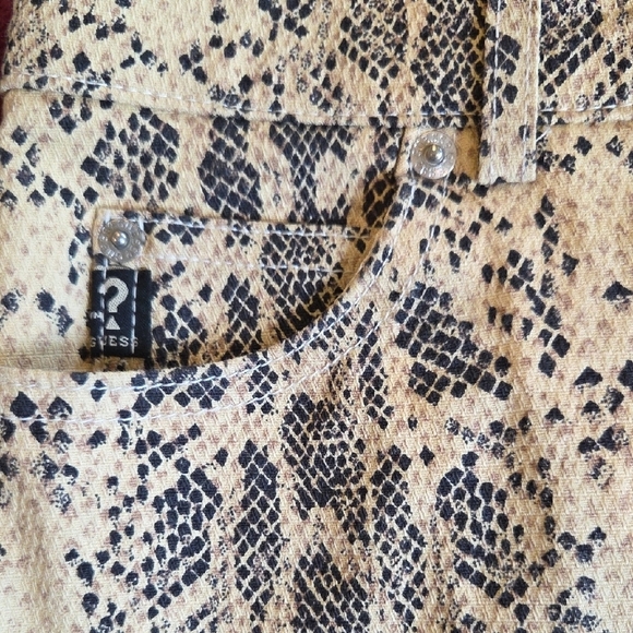 Guess Jeans Shorts Made In The USA Tan and Black Snakeskin Pattern Size 30 - Picture 13 of 13